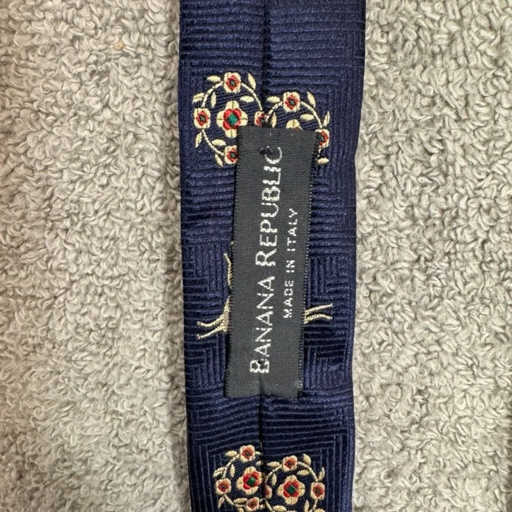 Banana Republic Mens Silk Tie Navy Blue Gold Stag Reindeer Floral Made in Italy
